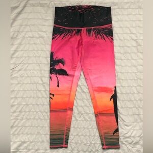 TEEKI women’s leggings size L. Made in USA from recycled water bottles.